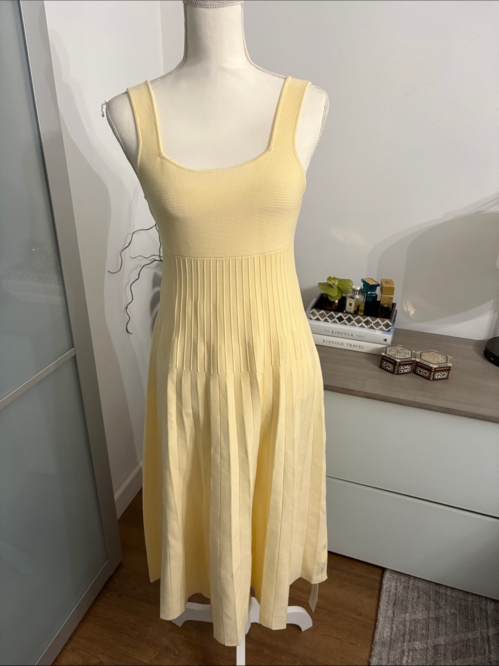 Commense Light Yellow Pleated Knit Midi Dress